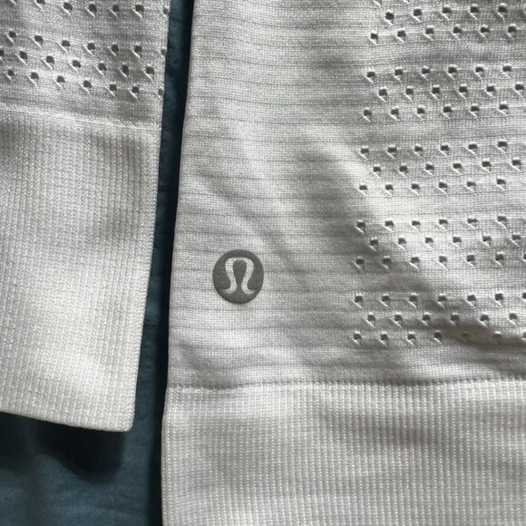 Lululemon Breeze By Long Sleeve Shirt -- White -- Size 10 - Picture 4 of 4